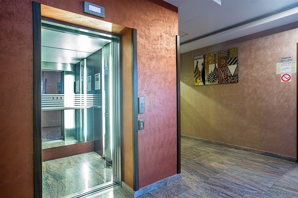 Hotel Inter Business Bucarest Extérieur photo