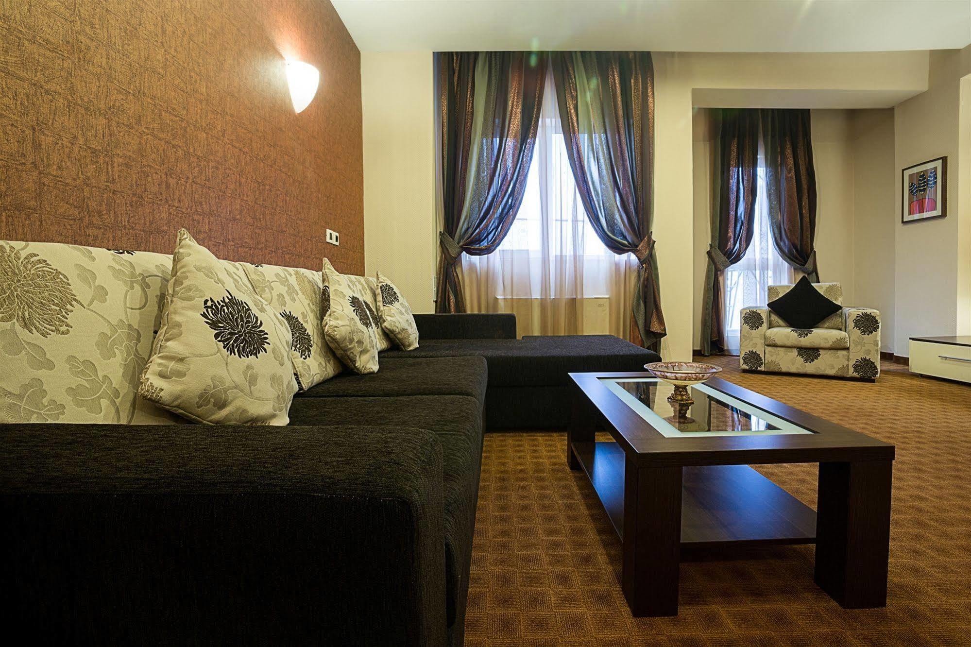 Hotel Inter Business Bucarest Extérieur photo