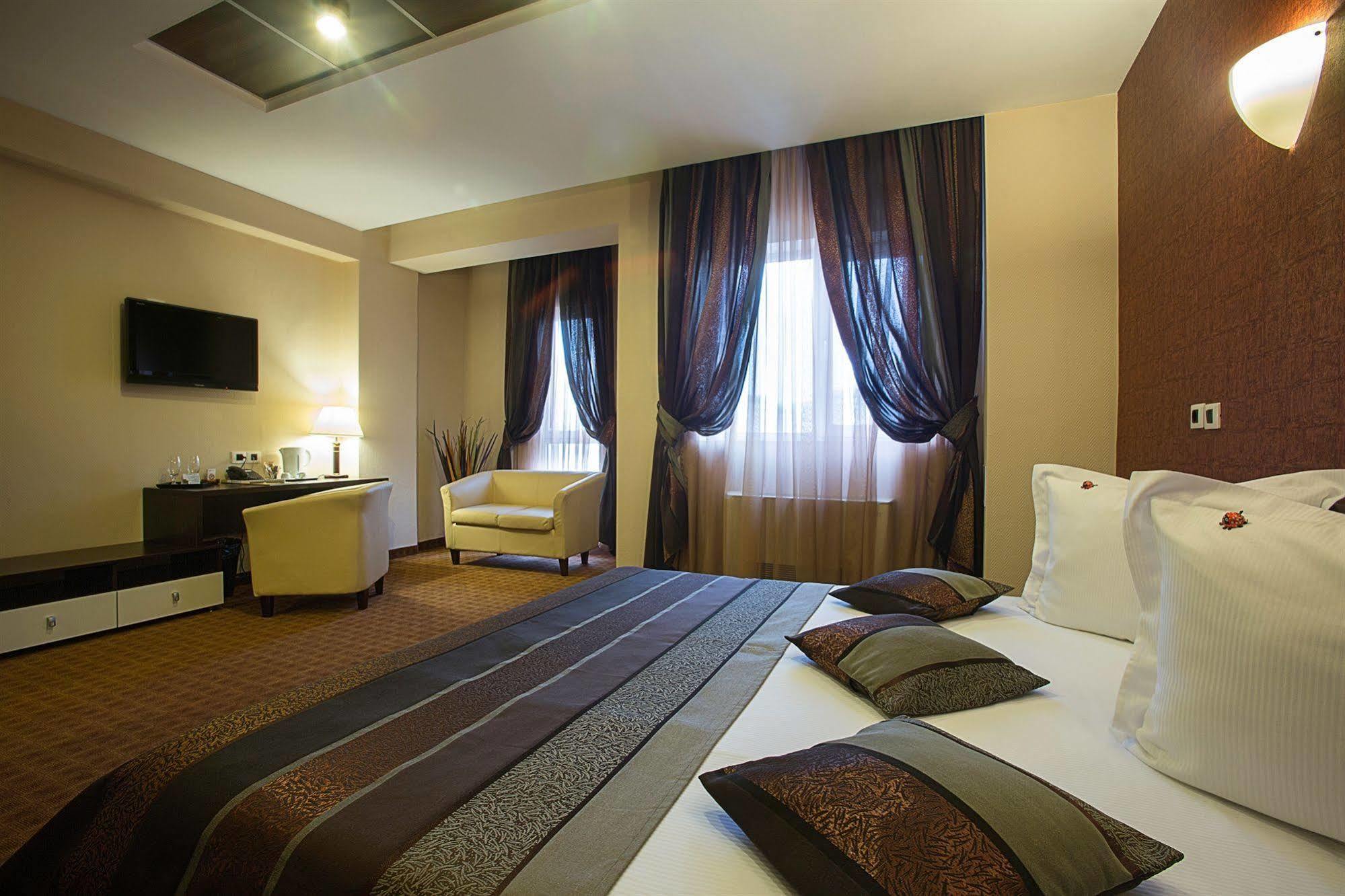 Hotel Inter Business Bucarest Extérieur photo