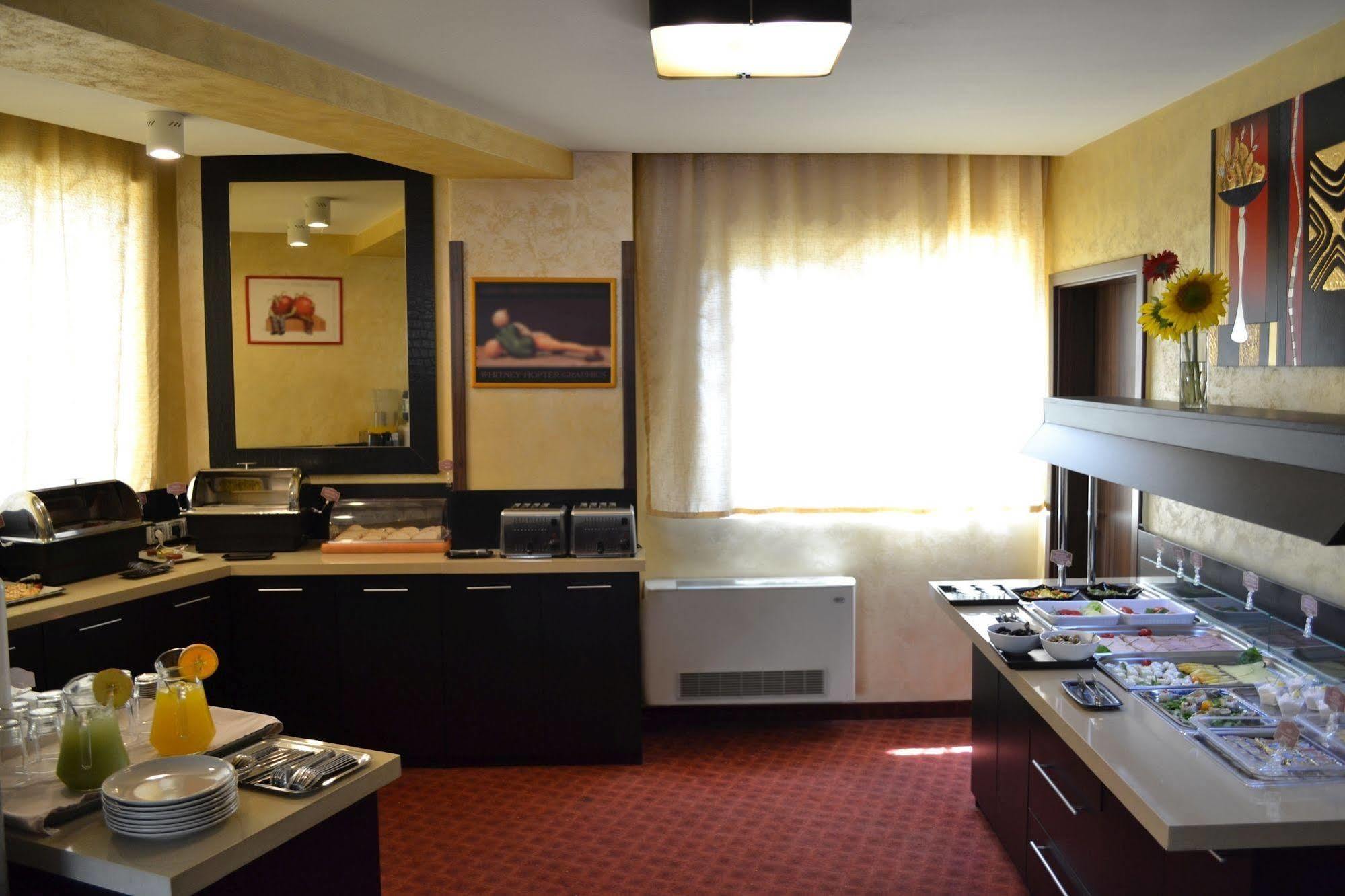 Hotel Inter Business Bucarest Extérieur photo